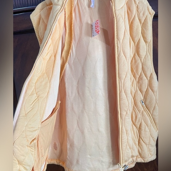 FREE PEOPLE Pale Marigold Dream Big Quilted Vest - Picture 6 of 11